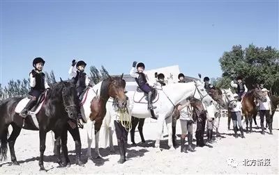 厉害了!谁还问内蒙古娃娃上学骑不骑马?今后我