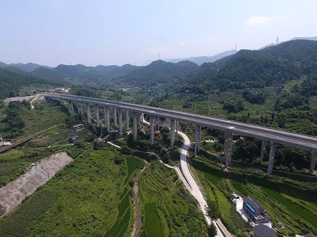 渝广高速一期今日15点正式通车!川渝间省际大