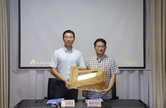 重庆市垫江县人民医院正式授牌成为华佗工程垫