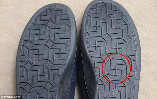 美老人亚马逊买到疑似纳粹标鞋子 网上给差评