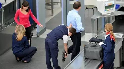 注意!带月饼入境有限制!还有这些也别随便带.