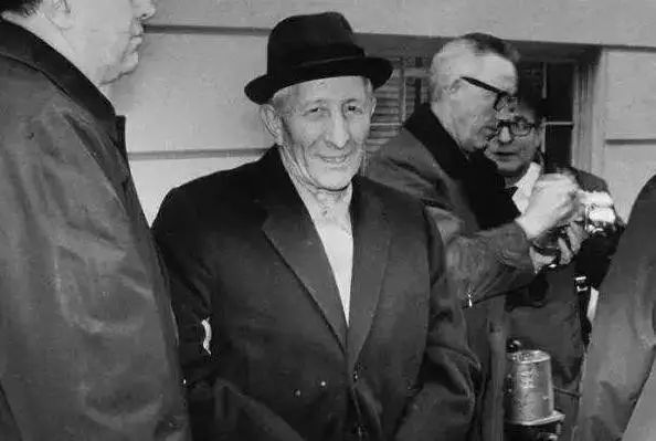 传奇 | 他是《教父》原型,一辈子劣迹斑斑,但至