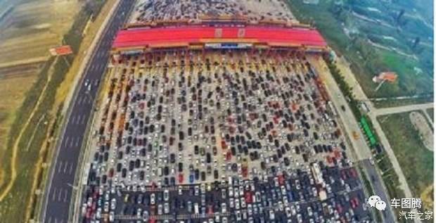 中国高速公路网那么发达,为何还会出现大堵车现象?