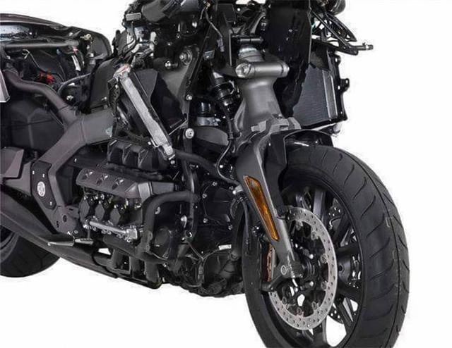 最新款本田旗舰摩托车--2018金翼曝光,再树标