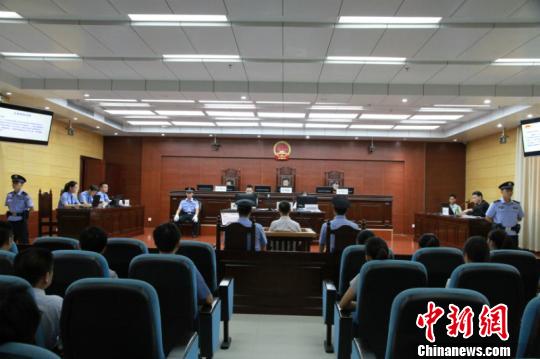 图为庭审现场 张燕燕 摄