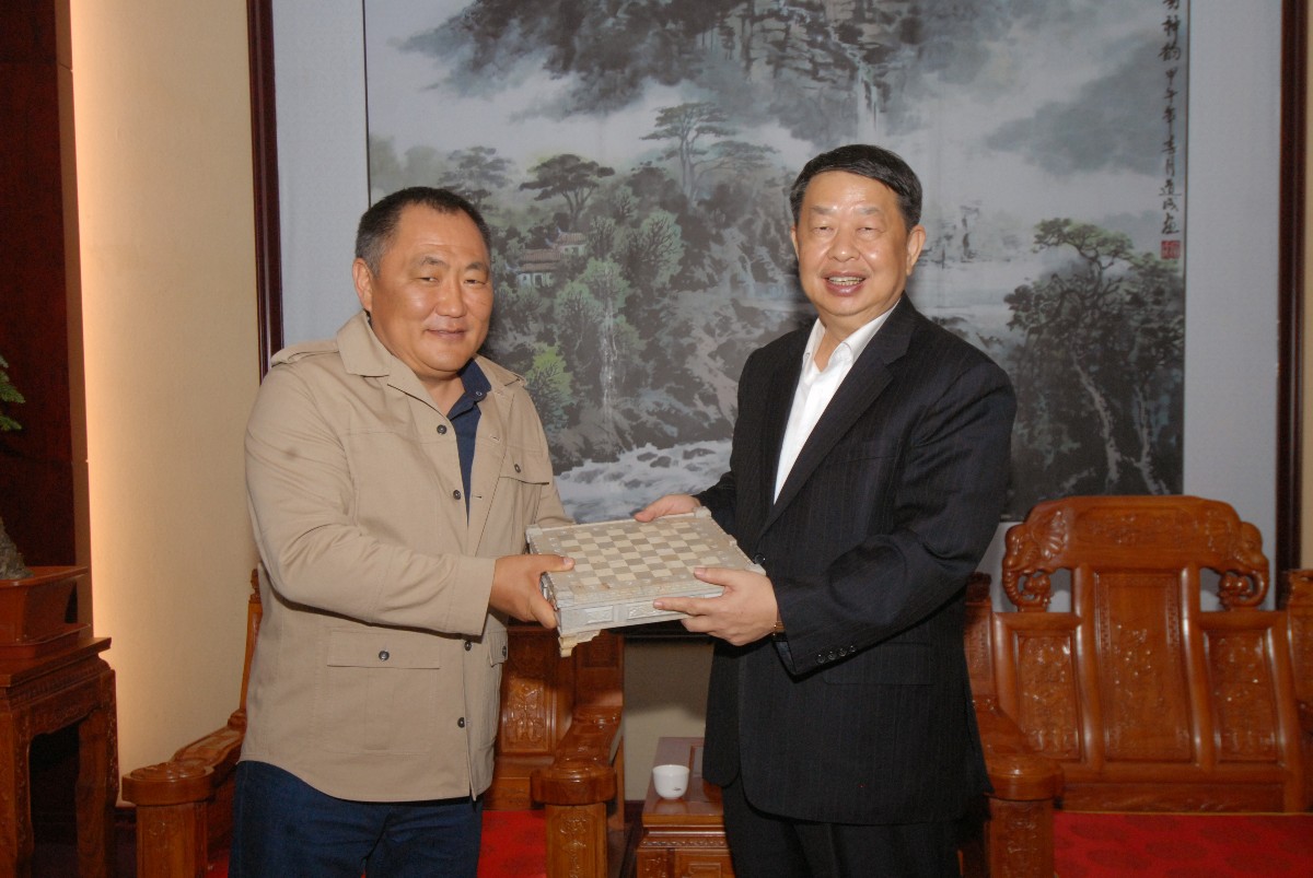 俄图瓦共和国主席大赞紫金龙兴项目|龙兴|税收