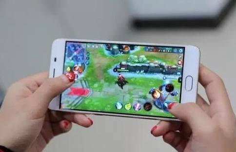 每天玩王者荣耀6小时,小伙凌晨心梗倒地!妻子