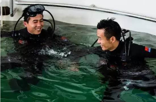后最帅潜水员官东学成归来,在海军工程大学潜