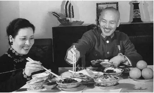 饕餮中国︱西餐如何走上中国人的餐桌?|西餐|蒋