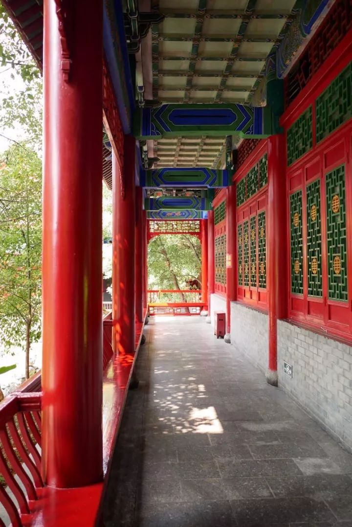 西湖大酒店吃饭在几楼_西湖楼人均消费