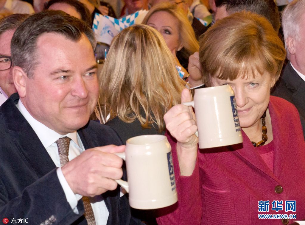 政坛“女酒霸”默克尔:德国啤酒最佳代言人(组图)|默克尔|啤酒|德国_新浪新闻