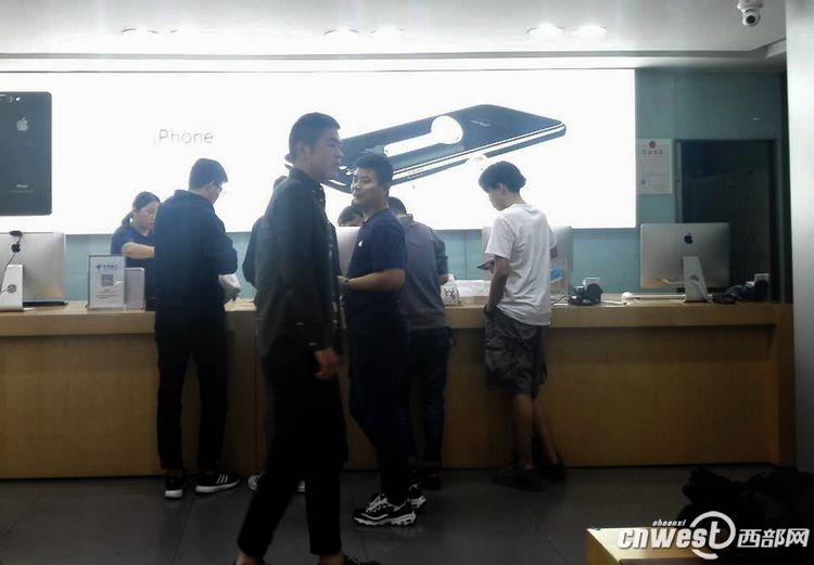 iPhone8开售西安实体店无排队 电商11分钟送达