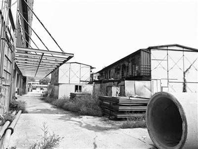 北京一停工大楼被私自外租变 仓库 或有安全隐