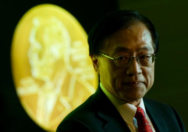 图灵奖首位亚裔获奖者姚期智:中国人工智能弱