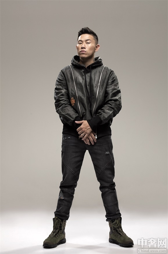 欧阳靖(mc jin 嘻哈的舞台就像一场永无止境的battle,绝对伏特加还将
