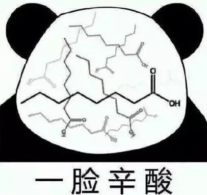 医务人员剪开患者衣物抢救,然后就被家属索…