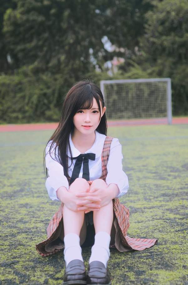 国庆大假前的美女福利!有这样的大长腿小姐姐死也值_八卦趣闻_新浪游戏_新浪网