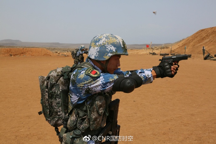 中国驻吉布提保障基地首次组织实弹射击训练|