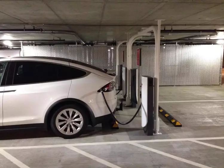 理想充电桩充特斯拉怎么操作 2Y5M-fymesmp1235800.jpg