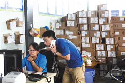 边境快递员:单月包裹配送量达二三万单