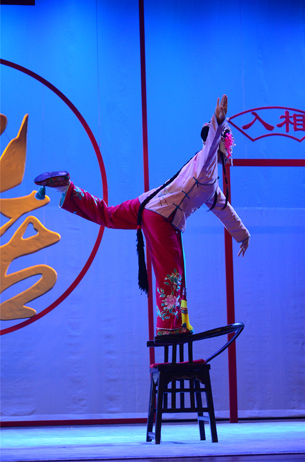 中国戏曲绝活儿有多绝?80岁老艺术家演活18