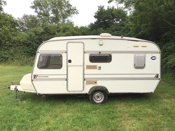 他花了2000元做了一台超大相机 效果逆天