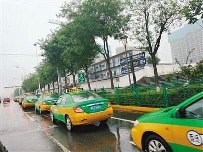 明察暗访丨西安北站元朔路拥堵严重 地下停车