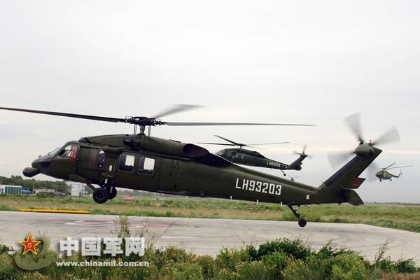 ▲“黑鹰”S-70C2直升机（中国军网）