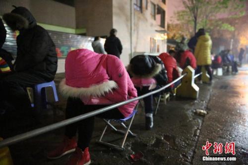 中央发文!确保教师工资不低于当地公务员,越艰