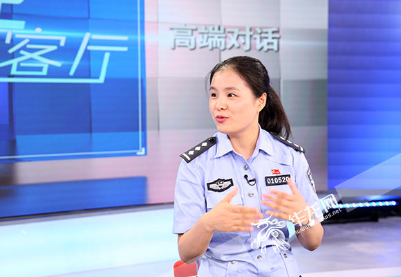 重庆交巡警教你玩转交管12123 动动手指就能