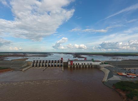 中国投建柬埔寨装机容量最大水电站下闸蓄水仪