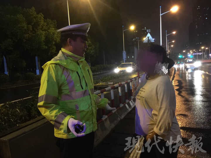 心疼怀孕老婆夜间开车不适 丈夫无证驾驶结果