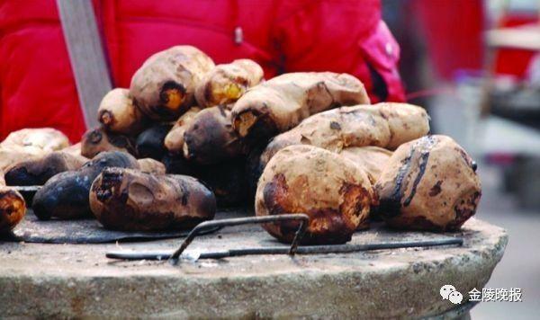 炒板栗、烤山芋都出摊了,南京的秋天你是不是来了?|南京|山芋|枫叶红_新浪新闻