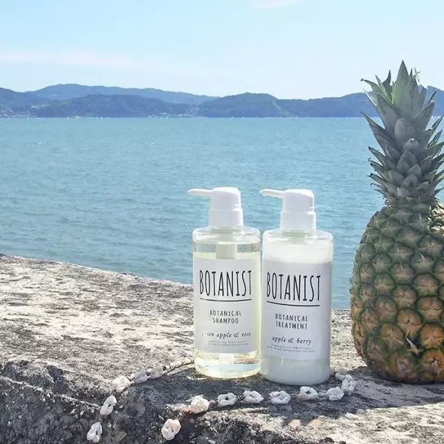 男生摸女生头发,90%是因为喜欢她