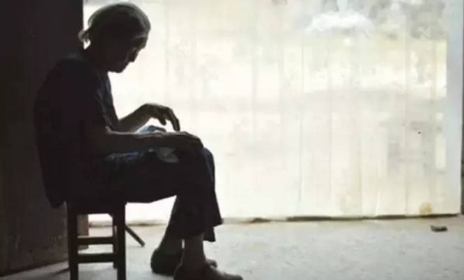 一眼新闻丨苹果股价连跌,市值已缩水约566亿美