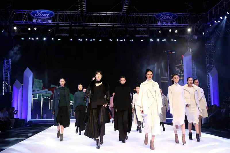 墨玉姑娘谢合日扎提·麦麦提江亮相2017中国