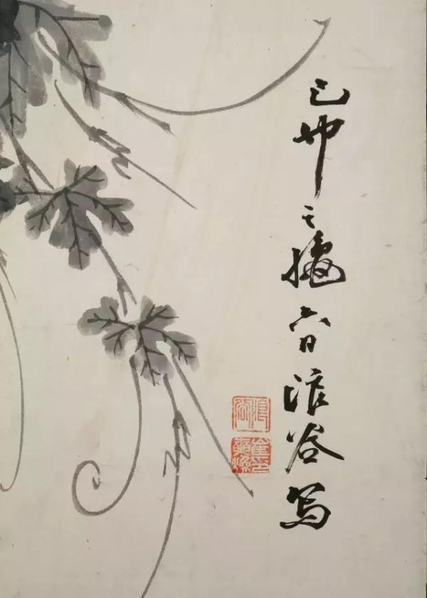 李麟祥在画面的左侧以其特