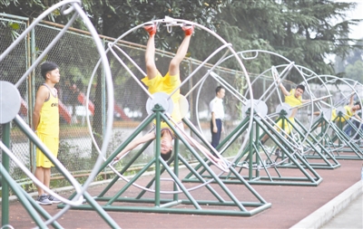 本领是练出来的|中国民用航空飞行学院|广汉市|飞行_新浪新闻