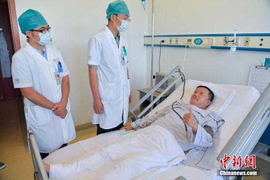 资料图：海南一医院病房。中新社记者 骆云飞 摄