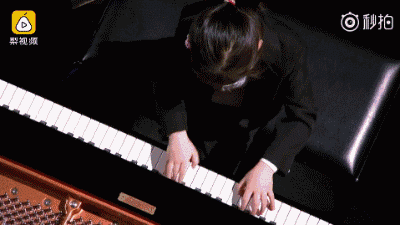 关注|那个红遍美国的中国钢琴神童又火了,主持