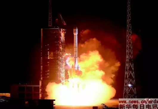 △2016年12月11日，搭载“风云四号”卫星的运载火箭在西昌卫星发射中心点火升空。（新华社资料照片）&nbsp;