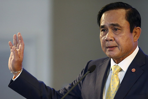 泰国总理被追问英拉去向仍守口如瓶，曾表示会在判决后公开