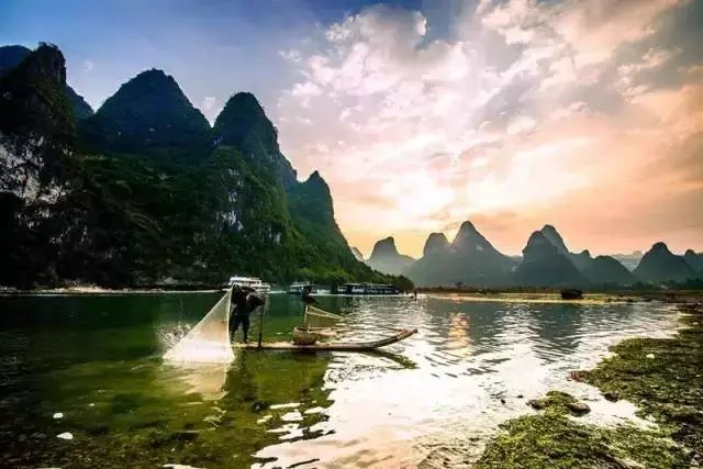 国庆假期各大景点都是人从众，不如去这风景绝美的广西25个山清水秀的小城|旅游|东兰|巴马_新浪新闻