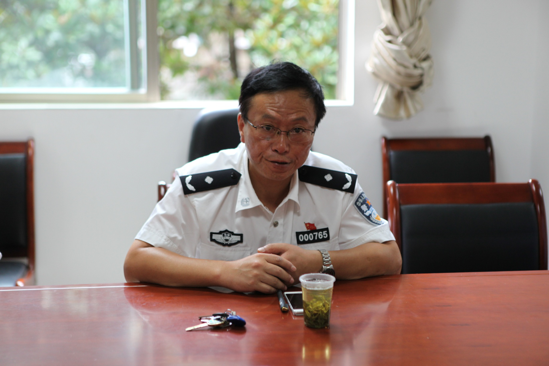 省警察学院政治部主任韩建华一行到我处考察交流老干工作