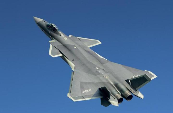 帅!歼-20正式服役!|空军|雷达|试飞_新浪新闻