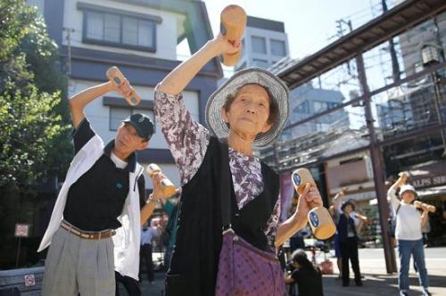 日本人口普查:单人家庭占家庭总数逾三成|家庭