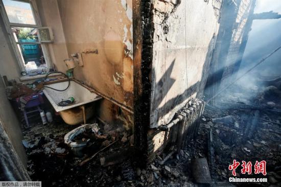 乌克兰当地时间9月26日21时（北京时间27日2时）左右，乌中部文尼察州卡利诺夫卡市郊区的一座军火库发生爆炸。