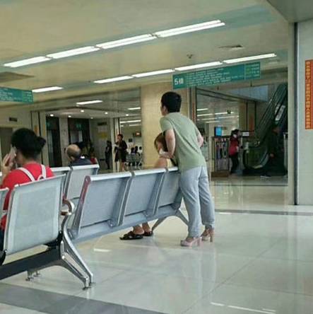 今晚读丨没看够!微信开机启动图又要换回去了