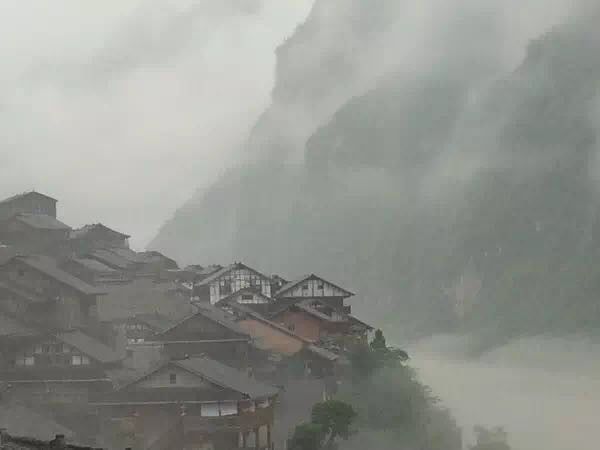 东方早安丨巴山夜雨涨秋池|巴蜀|编辑器|太阳_新浪新闻