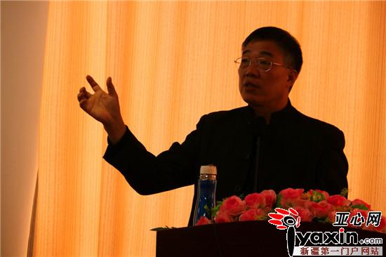 厦门市教育局副局长吴亿年为新疆吉木萨尔教育